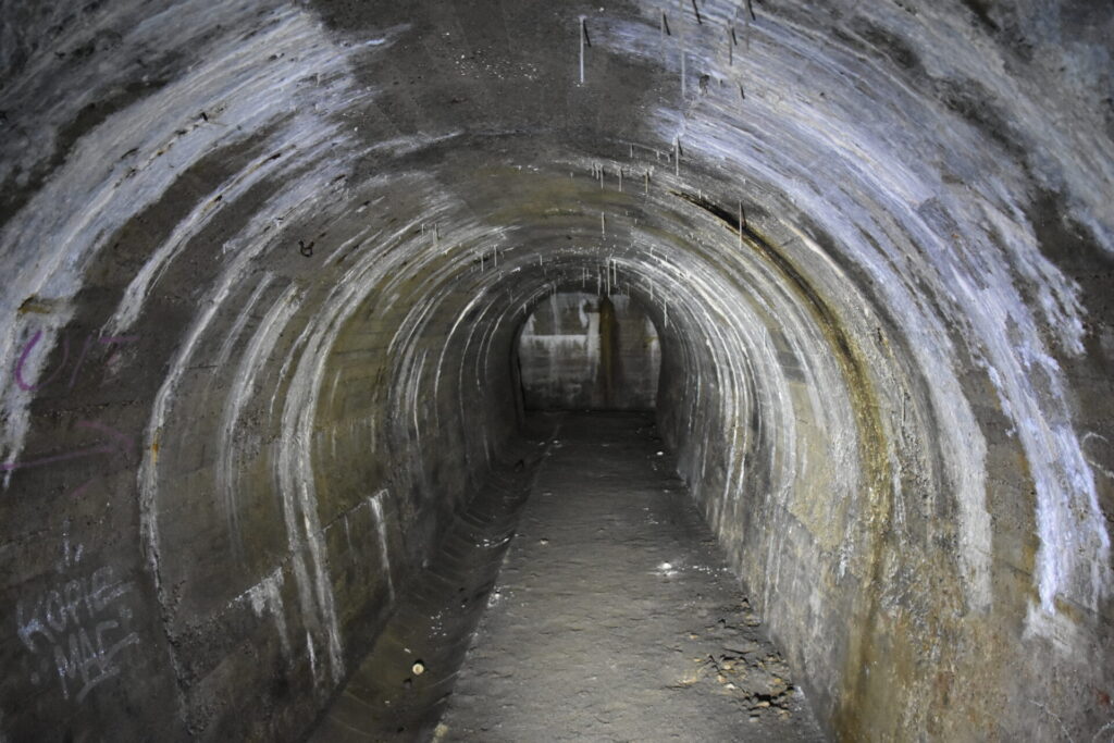 lost place treppen bunker 0025