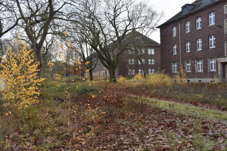 M0042 - Lost Place Bradburry Barracks - Krefeld - Außenbereich